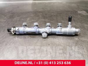 Opel Vivaro Einspritzdüse (Einspritzer) O212245 foto 2