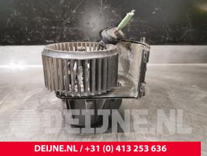Volkswagen Transporter Heating and ventilation fan motor O212307 photo 2