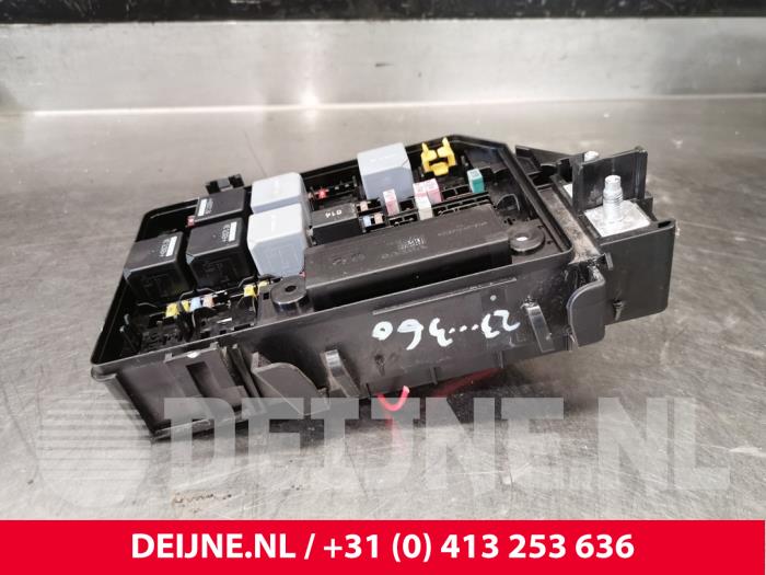 Polestar 2 Sicherungskasten O212531