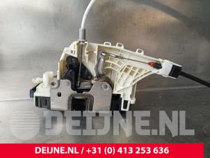 Volkswagen Crafter Deurslot Mechaniek 2Deurs links O212696 foto 2