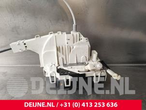 Volkswagen Crafter Deurslot Mechaniek 2Deurs links O212696 foto 3