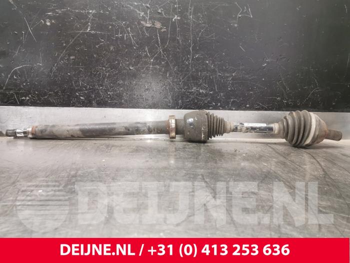 Gebruikte Steekas rechts-voor Volvo V70 (BW) 2.5 T 20V Prijs € 150,00 Margeregeling aangeboden door van Deijne Onderdelen Uden B.V.