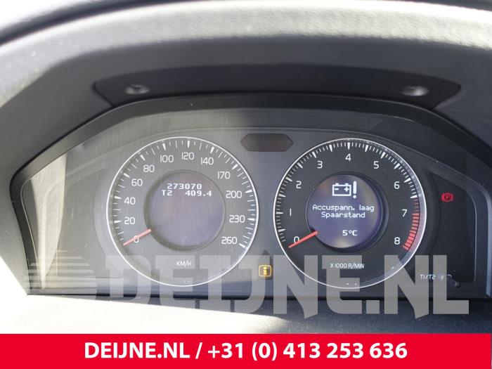 Volvo V70 Tacho - Kombiinstrument KM O212824