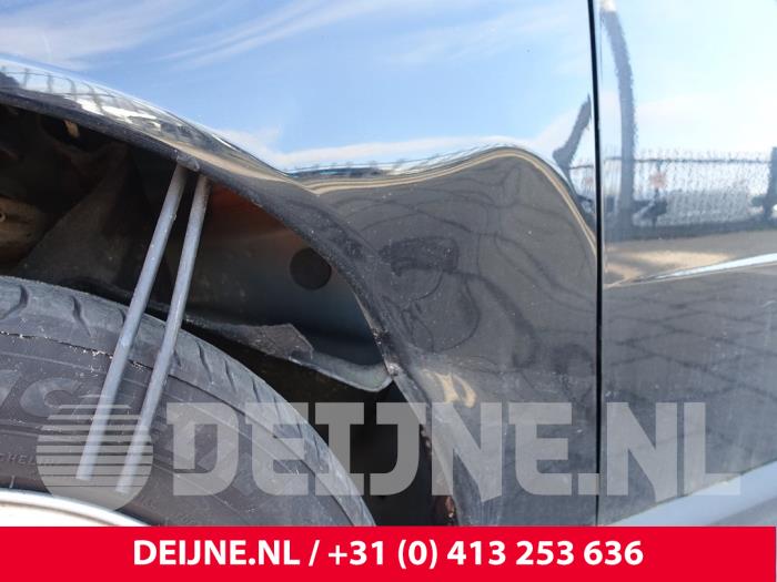 Volvo V70 Kotflügel links vorne O212840