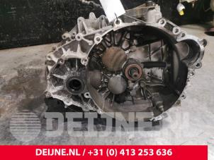 Gebruikte Versnellingsbak Volvo V70 (BW) 2.5 T 20V Prijs € 500,00 Margeregeling aangeboden door van Deijne Onderdelen Uden B.V.