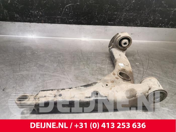 Volkswagen Crafter Draagarm onder rechts-voor O212916