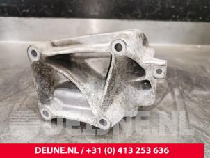 Mercedes Vito Engine mount O212989 photo 2