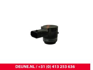 Gebruikte PDC Sensor Tesla Model 3 EV AWD Prijs € 42,35 Inclusief btw aangeboden door van Deijne Onderdelen Uden B.V.