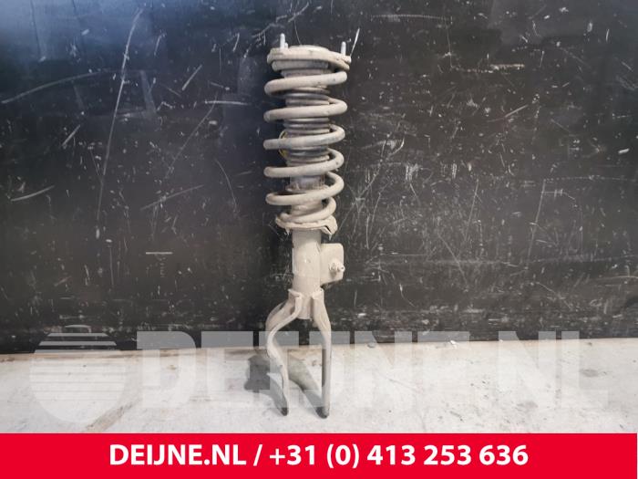 Tesla Model 3 Stoßdämpferstrebe rechts vorne O213144