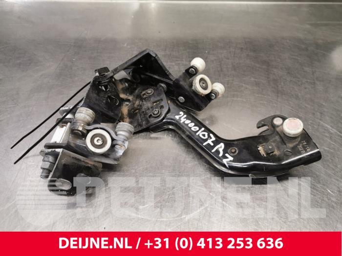 Volkswagen Crafter Schiebetürrolle rechts O213164