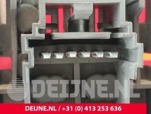 Opel Movano Rücklicht rechts O213259 foto 3