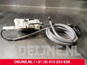 Volkswagen Crafter Minibus/van rear door lock mechanism O213329 photo 3