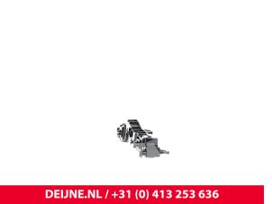 Volkswagen Crafter Bumpersteun rechts-voor O9990002144 foto 2