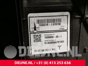 Tesla Model 3 Kachelhuis O213578 foto 3