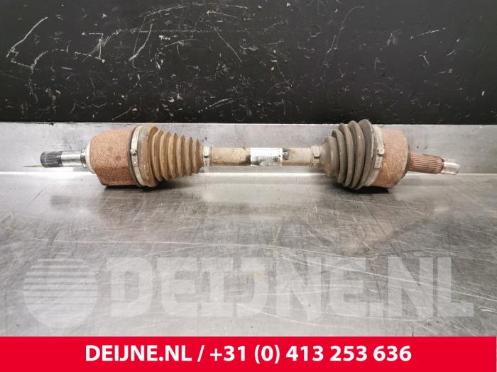 Gebruikte Steekas links-voor Mercedes Vito (447.6) 1.7 110 CDI 16V Prijs € 181,50 Inclusief btw aangeboden door van Deijne Onderdelen Uden B.V.