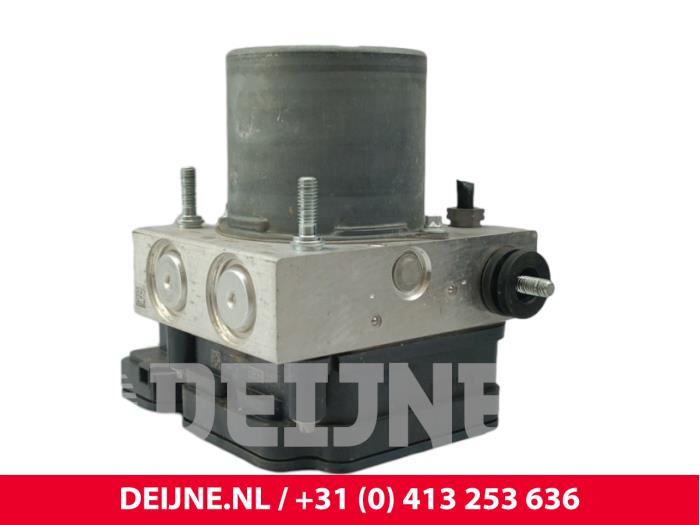 Gebruikte ABS Pomp Mercedes Vito (447.6) 1.7 110 CDI 16V Prijs € 121,00 Inclusief btw aangeboden door van Deijne Onderdelen Uden B.V.