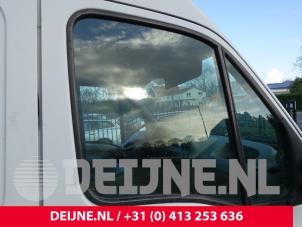 Gebruikte Deurruit 2Deurs rechts Renault Master III (FD/HD) 2.5 dCi 16V Prijs € 48,40 Inclusief btw aangeboden door van Deijne Onderdelen Uden B.V.