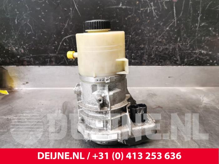 Gebruikte Servopomp Opel Vivaro 1.6 CDTi BiTurbo 125 Prijs € 272,25 Inclusief btw aangeboden door van Deijne Onderdelen Uden B.V.