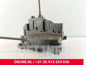 Opel Movano Door lock mechanism 2-door, right O213909 photo 2