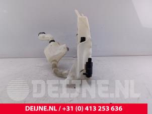 Volvo C70 Front windscreen washer reservoir O214039 photo 2
