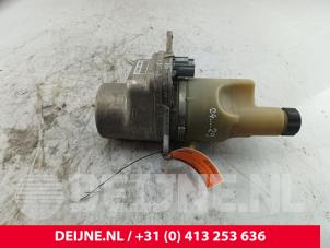 Gebruikte Servopomp Volvo C70 (MC) 2.0 D3 20V Prijs € 75,00 Margeregeling aangeboden door van Deijne Onderdelen Uden B.V.