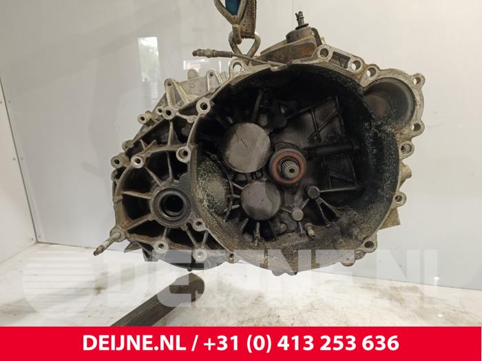 Gebruikte Versnellingsbak Volvo C70 (MC) 2.0 D3 20V Prijs € 500,00 Margeregeling aangeboden door van Deijne Onderdelen Uden B.V.