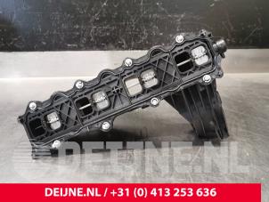 Mercedes Sprinter Inlaatspruitstuk O9990002139 foto 2