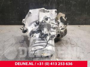 Toyota Pro-Ace City Versnellingsbak O214068 foto 3