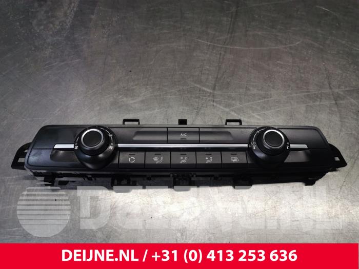 Toyota Pro-Ace City Heater control panel O214106