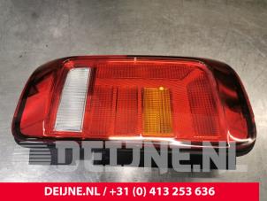 Gebruikte Achterlicht rechts Volkswagen Caddy IV 1.4 TSI 16V Prijs € 60,50 Inclusief btw aangeboden door van Deijne Onderdelen Uden B.V.