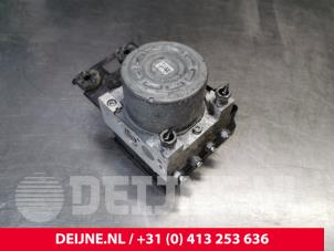Renault Trafic ABS pump O214501 foto 3
