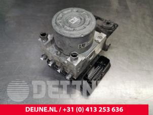 Renault Trafic ABS pump O214501 foto 2