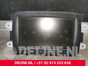 Gebruikte Display Multi Media regelunit Renault Trafic (1FL/2FL/3FL/4FL) 2.0 dCi 16V 120 Prijs € 302,50 Inclusief btw aangeboden door van Deijne Onderdelen Uden B.V.