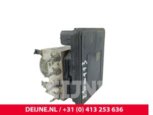 Opel Vivaro ABS Pumpe O214667 foto 3