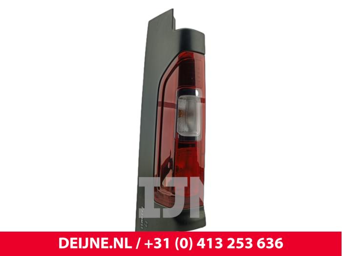 Opel Vivaro Achterlicht links O214671