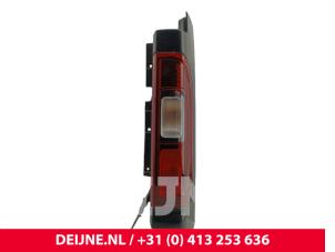 Opel Vivaro Rücklicht rechts O214672 foto 2