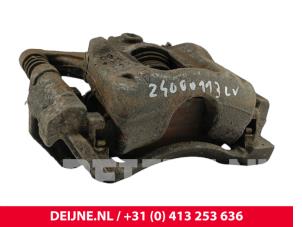 Opel Vivaro Remklauw (Tang) links-voor O214693 foto 2