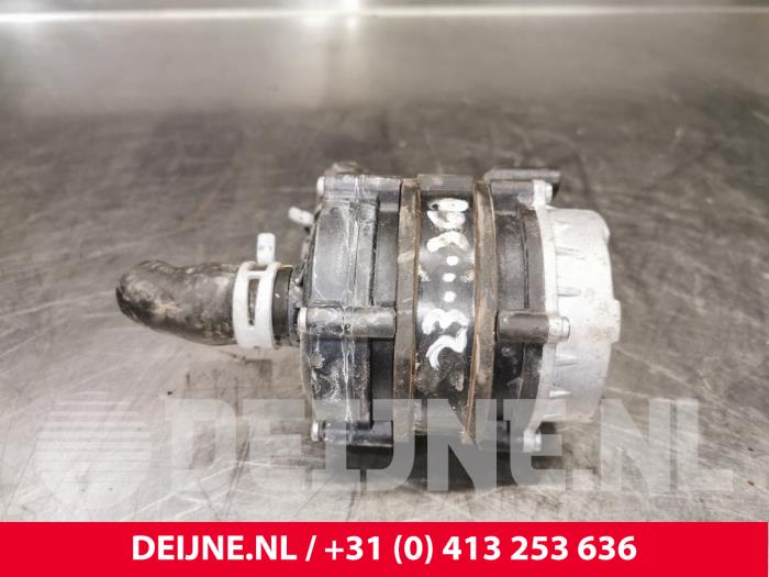 Polestar 2 Zusätzliche Wasserpumpe O214724