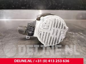 Polestar 2 Water pump O214735 photo 2