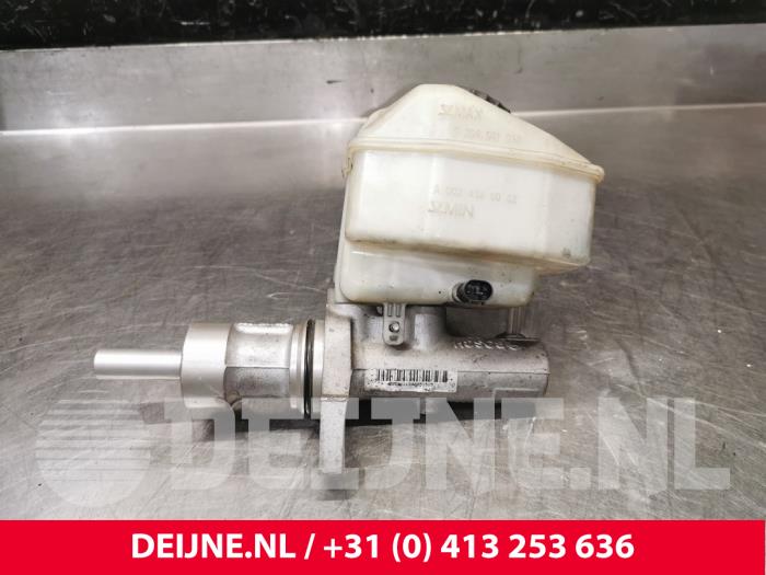 Gebruikte Hoofdremcilinder Mercedes Sprinter 5t (906.15/906.25) 515 CDI 16V Prijs € 48,40 Inclusief btw aangeboden door van Deijne Onderdelen Uden B.V.