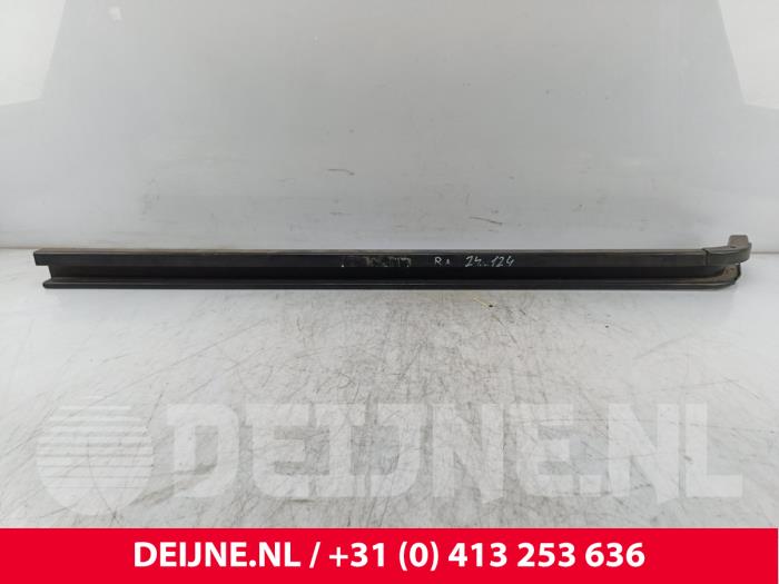 Opel Vivaro Schiebetür Schiene rechts O214798