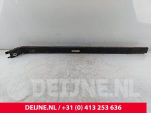 Opel Vivaro Sliding door rail, right O214798 photo 3