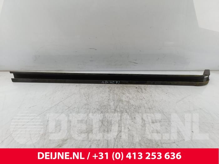 Opel Vivaro Schiebetürschiene links O214804