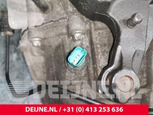 Opel Vivaro Gearbox O214812 photo 2