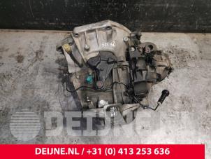 Opel Vivaro Gearbox O214812 photo 3