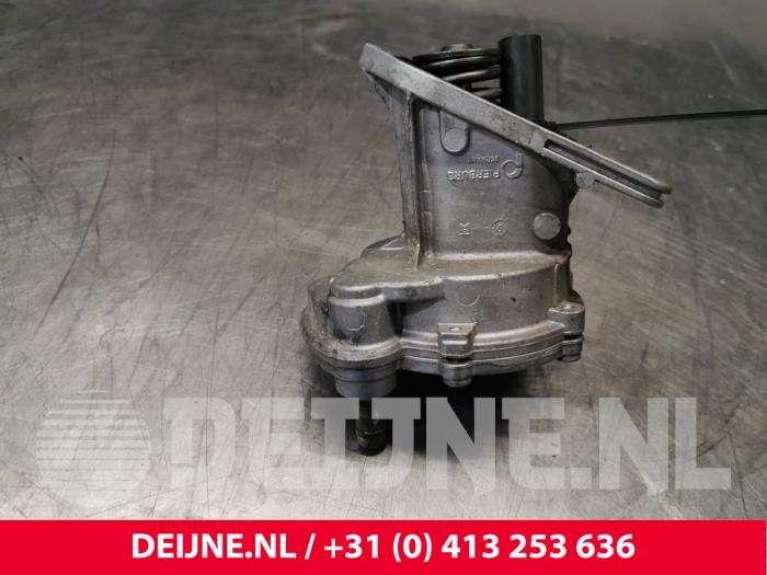 Vacuumpomp (Diesel) van een Volkswagen Crafter 2.5 TDI 30/32/35/46/50 2011