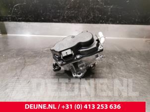Renault Trafic EGR Klep O215053 foto 2