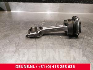 Renault Trafic Piston O215063 photo 2