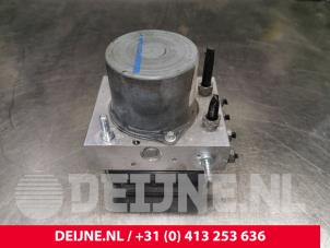 Renault Master ABS Pumpe O215253 foto 3