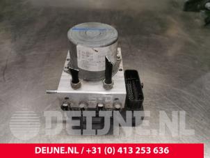 Renault Master ABS Pumpe O215253 foto 2